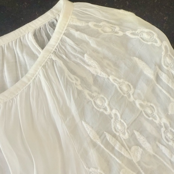 Chic ivory Bellambra top Embroidered Blouse - Picture 3 of 10